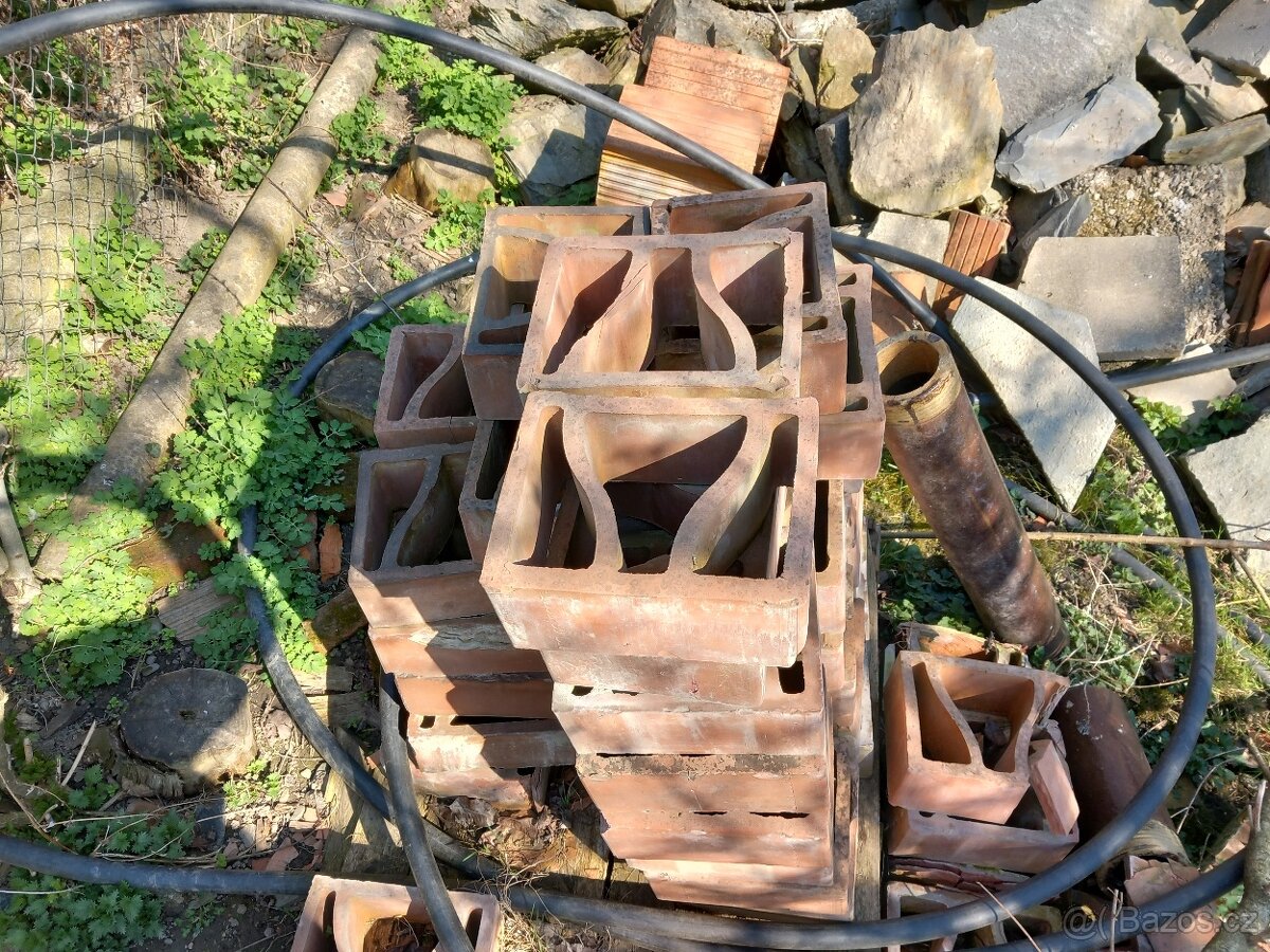 kameny, cihly, suť - 10