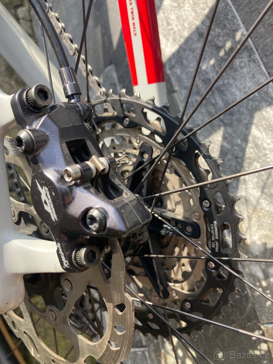 Celoopdpružené karbonové kolo - M rám - 10