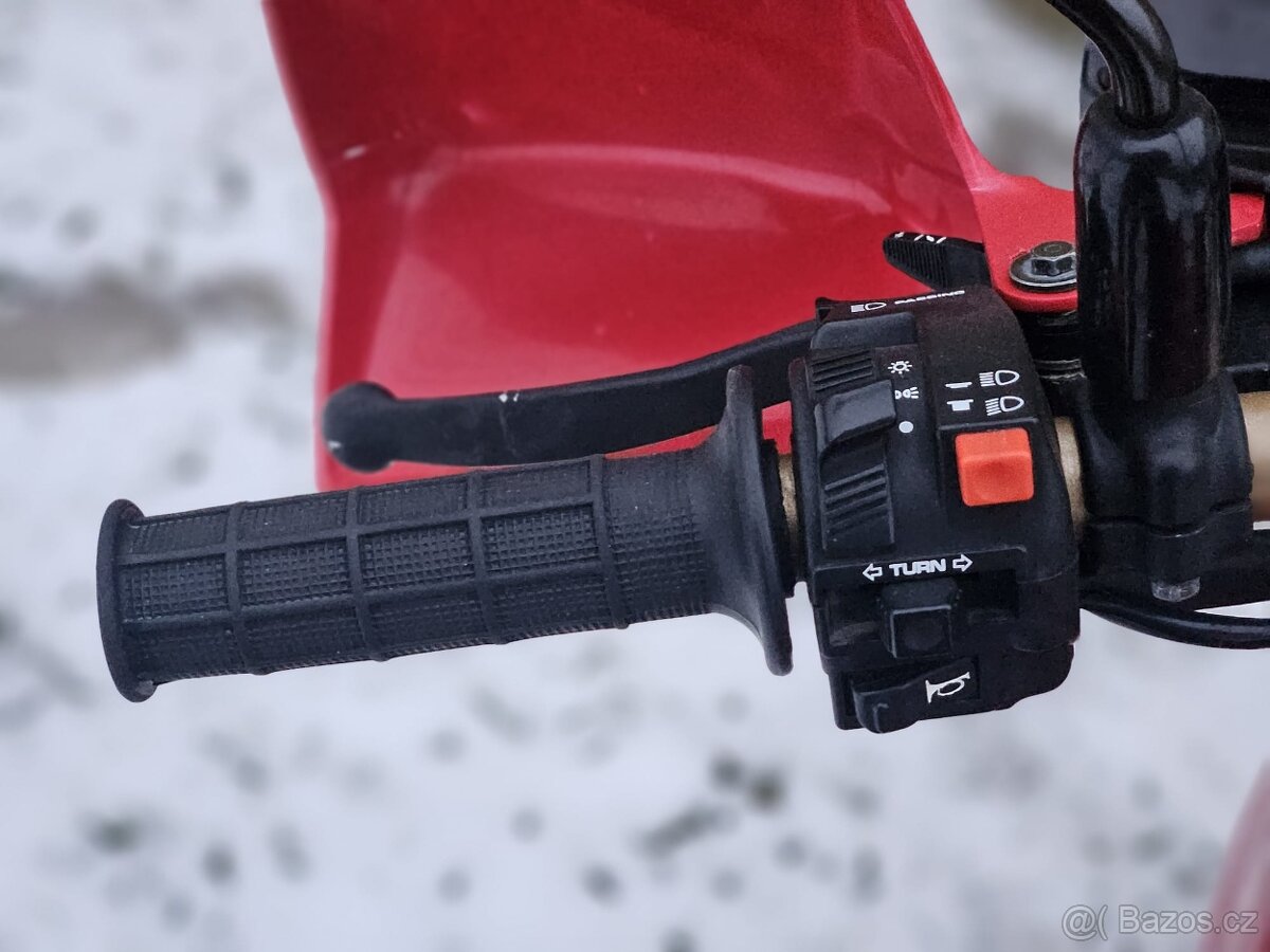 Honda NX 650 Dominator - 10