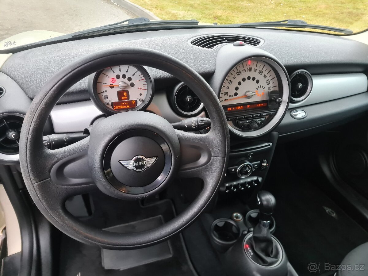 MINI ONE 1,6i 72 kW AUTOMAT PANORAMA - 10