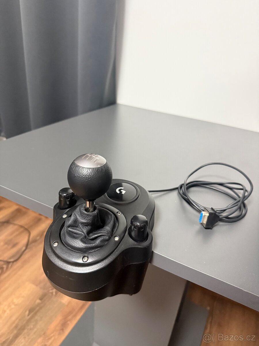 Logitech G923 + pedály + řadička - 10