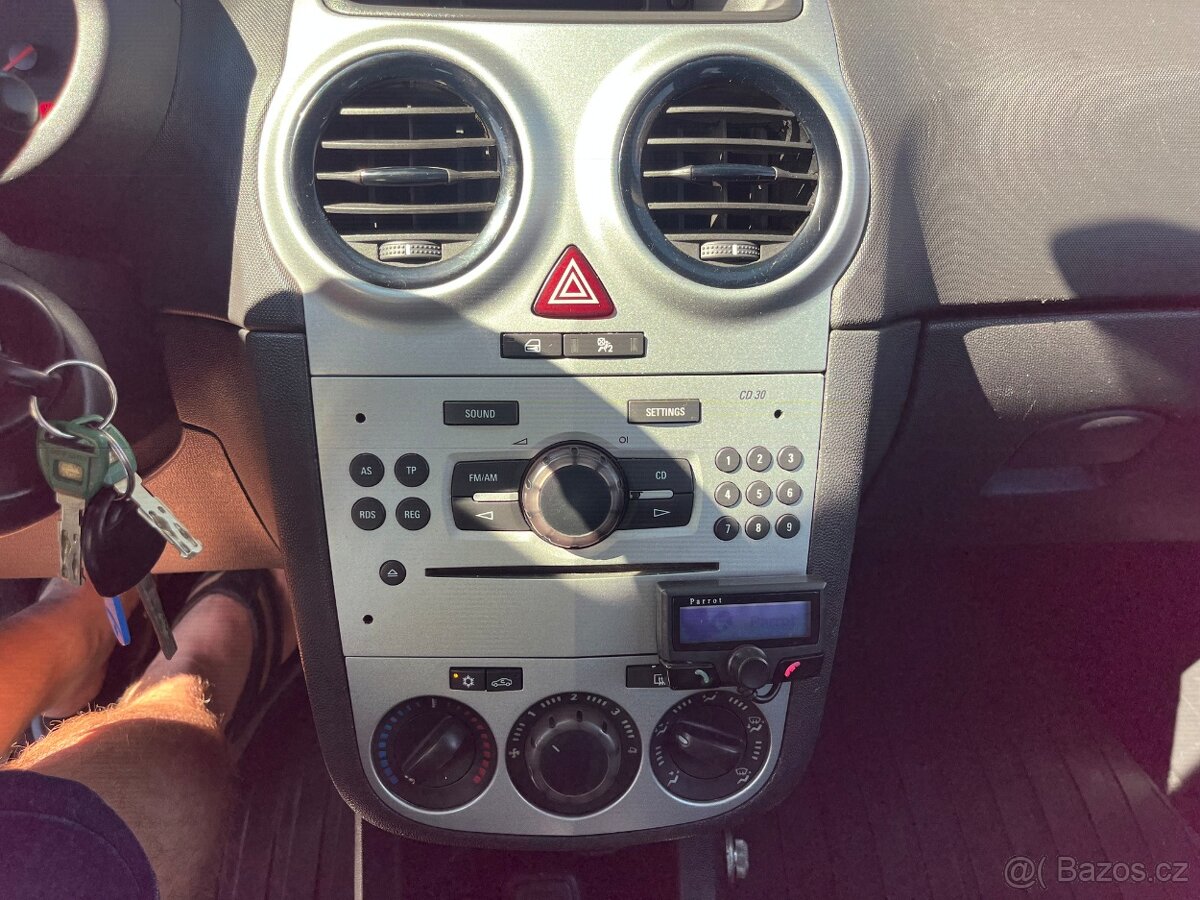 Opel Corsa 1,3 CDTi Serviska, Tažné, Klima - 10