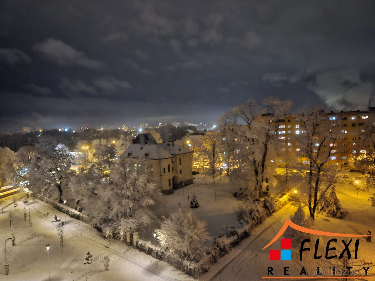 Pronájem bytu 3+1 v os.vl. s lodžií, 74 m², ul. J. Božana, F - 10