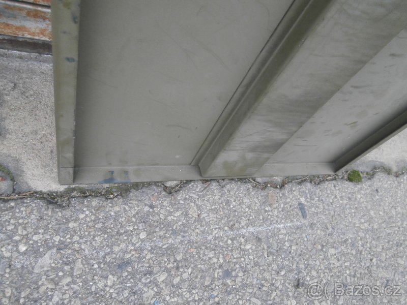 Trezor skříňový Kovona náhradní díly - police za 500 kč - 10