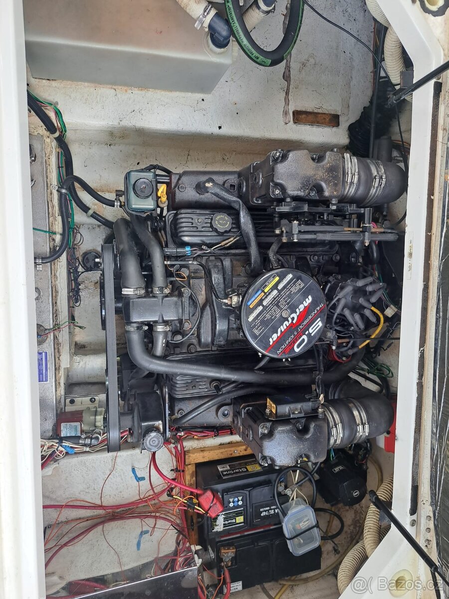 Motorová kajutová loď Bayliner 2655 - 10