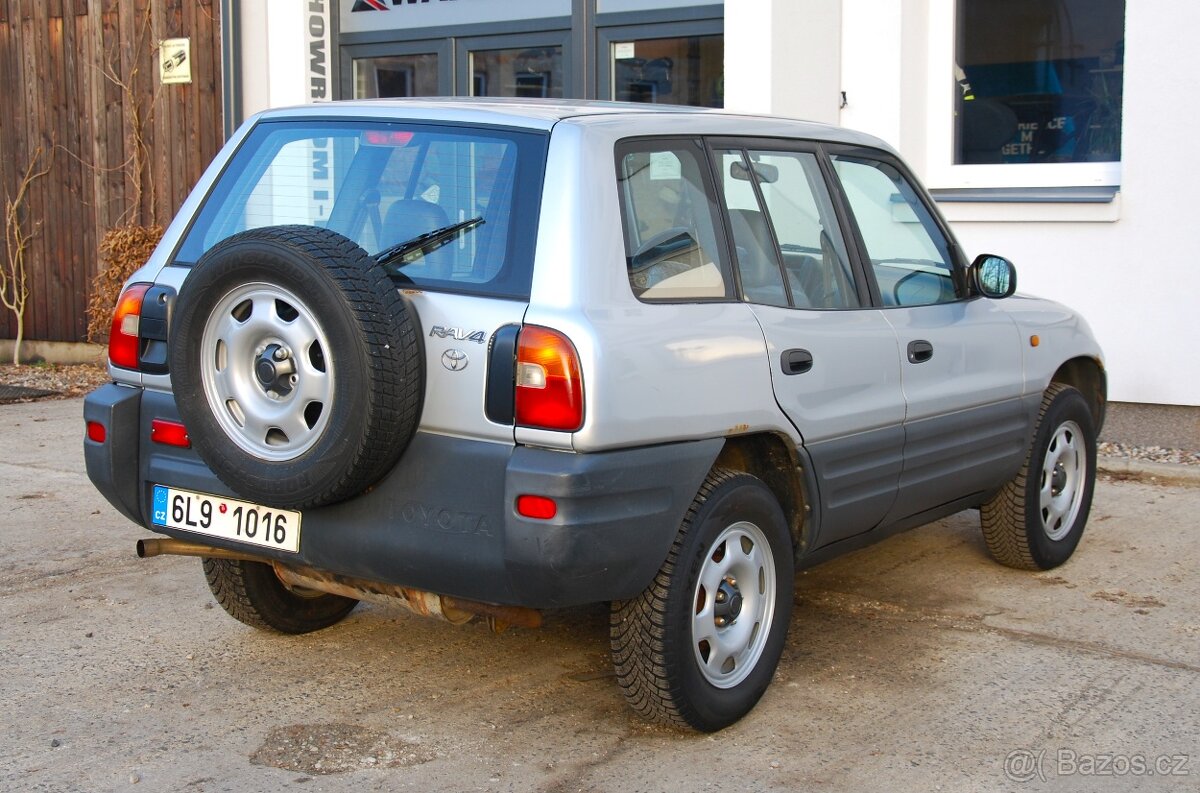 Toyota RAV4 2.0i benzin 4x4 - 10