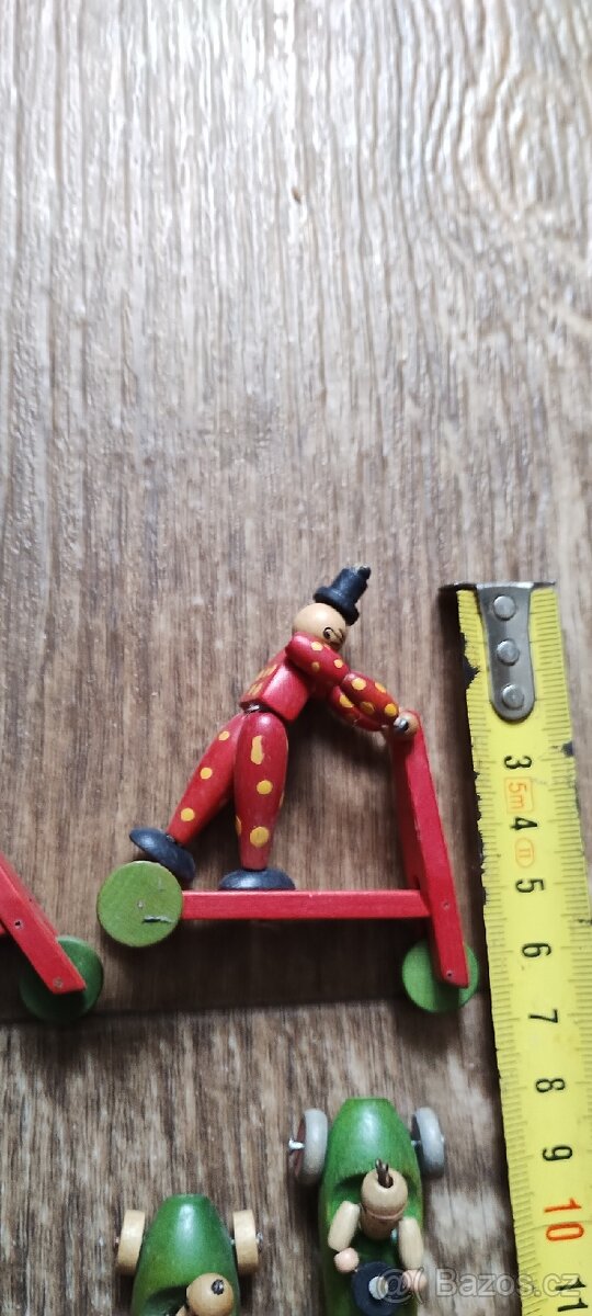 Dřevěné figurky a autíčka - 10