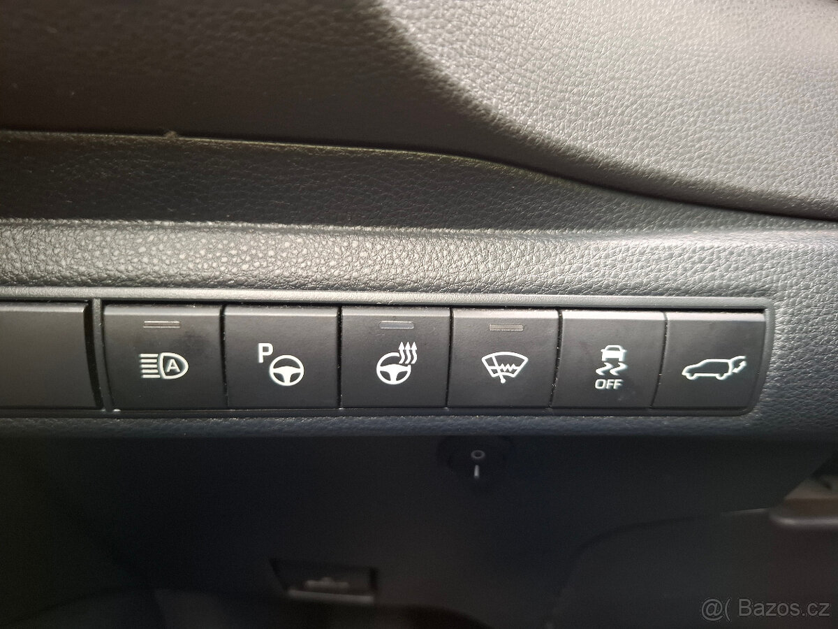 Toyota Corolla TS 2.0 Hybrid, Executive, odhlučněno, 135kW - 10