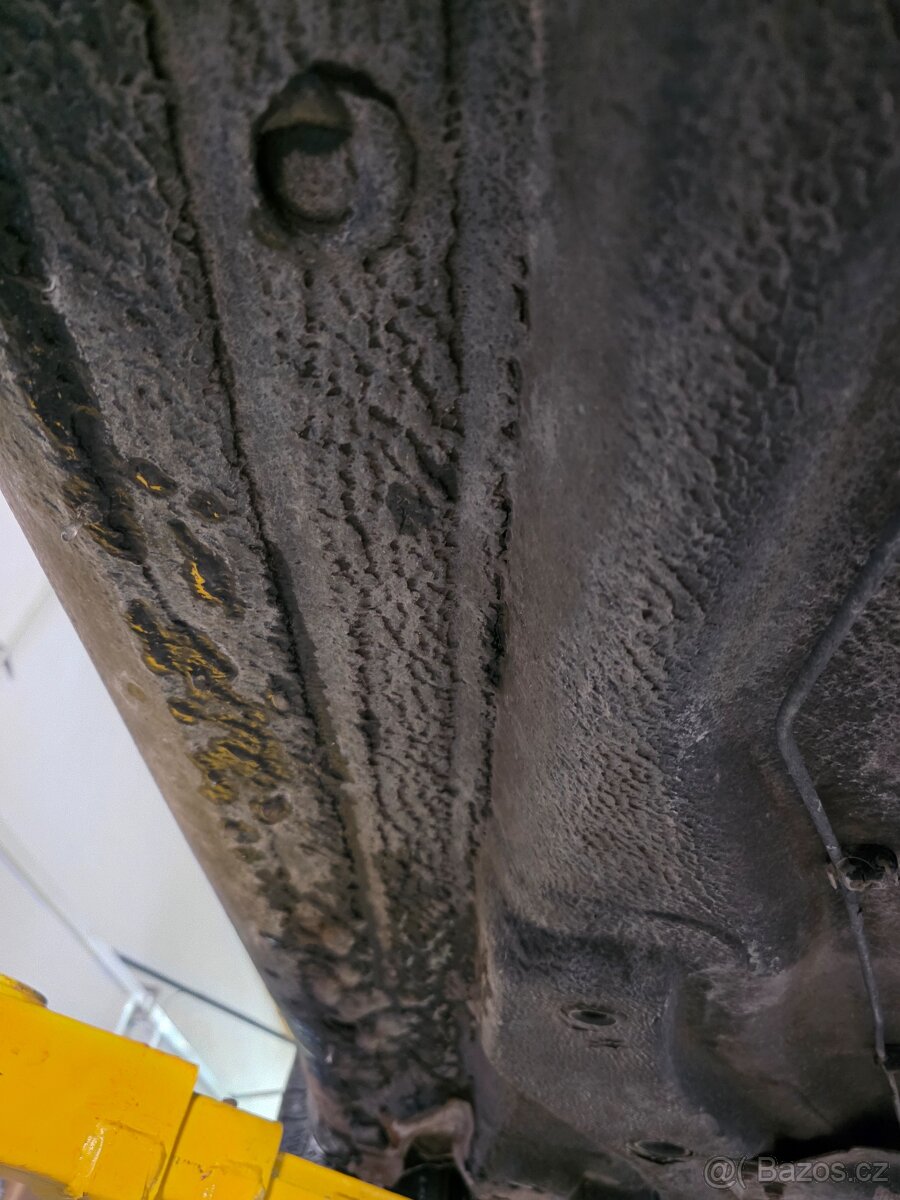 Audi 100 quattro - 10