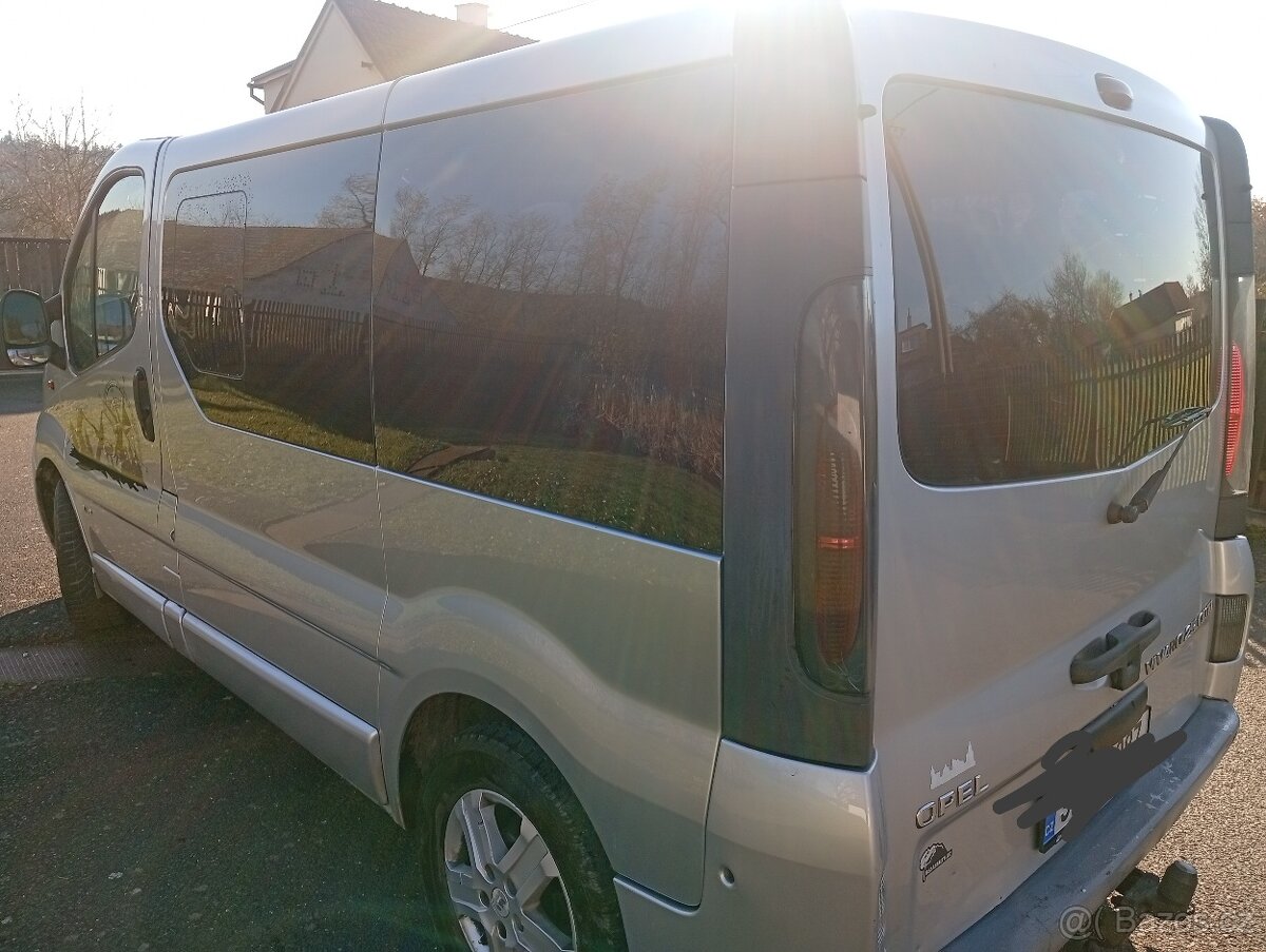 Opel vivaro Tour 2.5 /99kw - 10