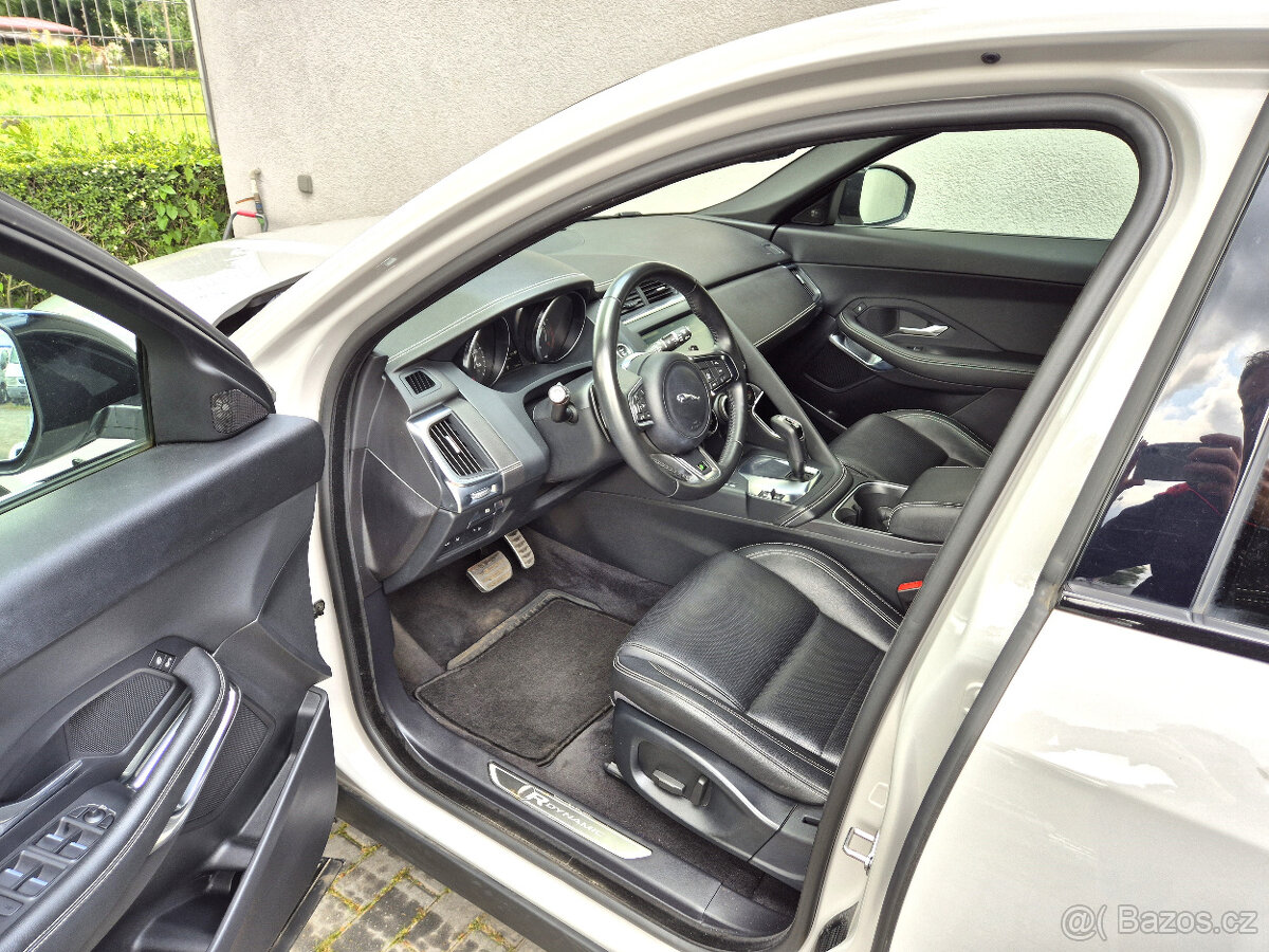 Jaguar E-Pace 2,0Ti P250 184Kw R-Dynamic Led 499.999Kč - 10