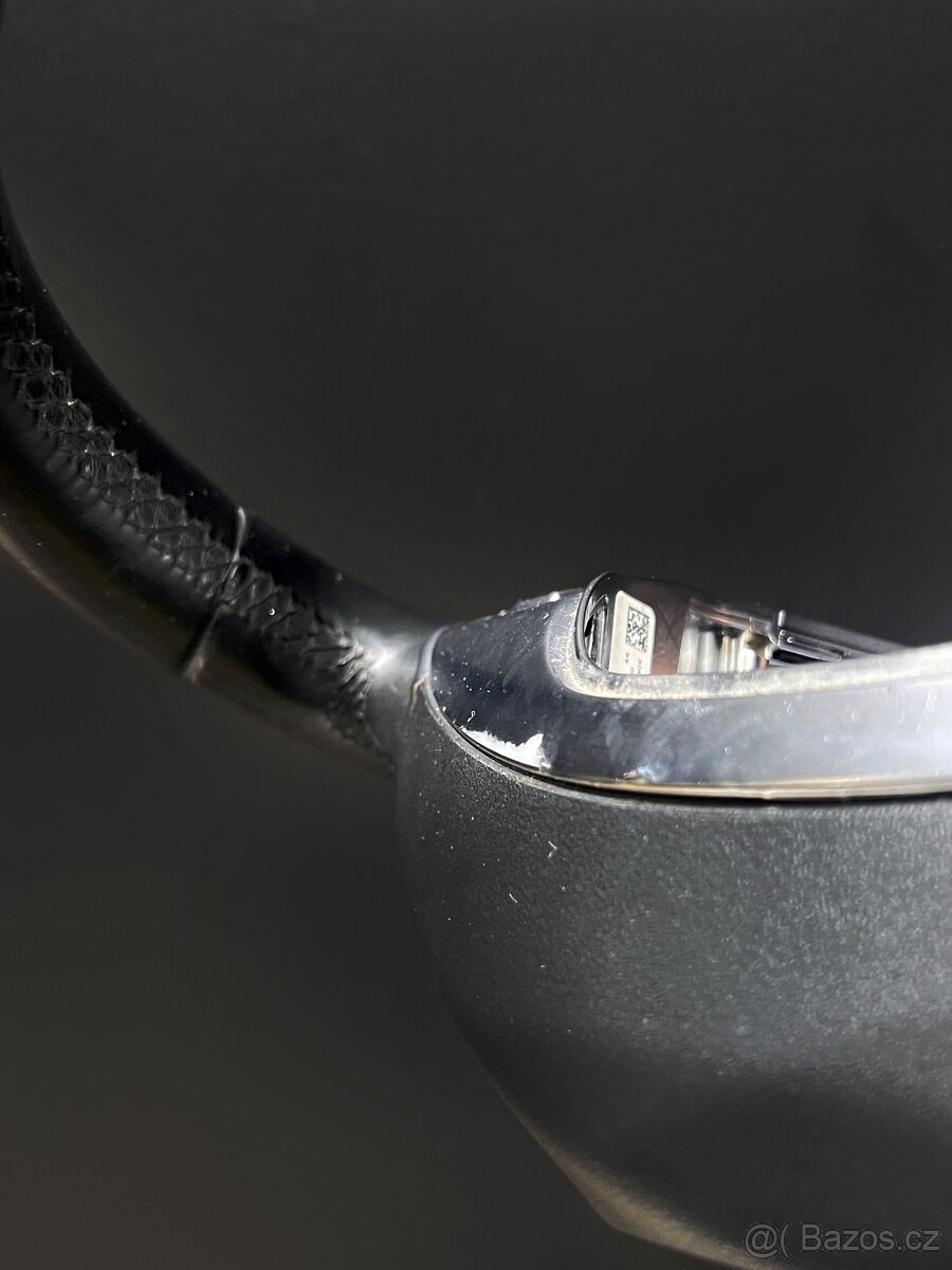 Čtyřramenný volant Elegance z Mercedesu W204 - 10