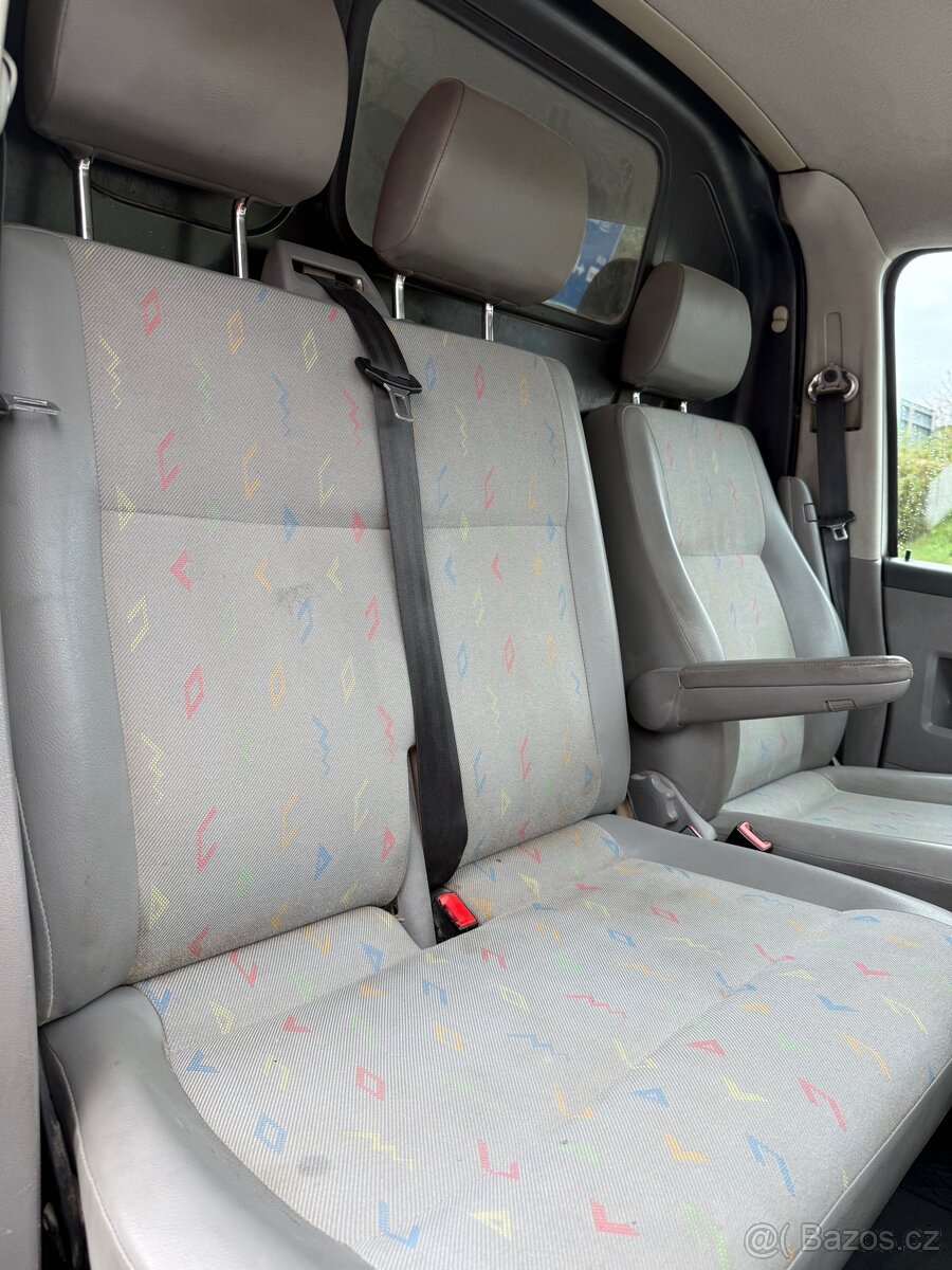 VW Transporter T5 1.9 TDI - 10