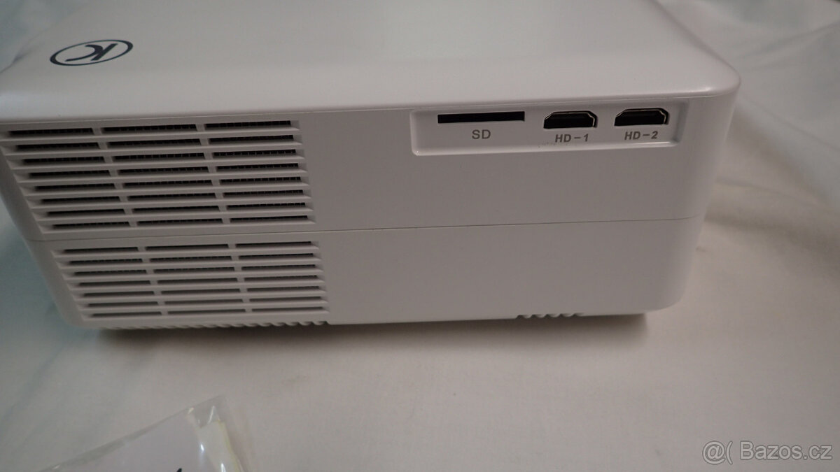 Projektor LCD LED VANKYO PERFORMANCE V630W - 10