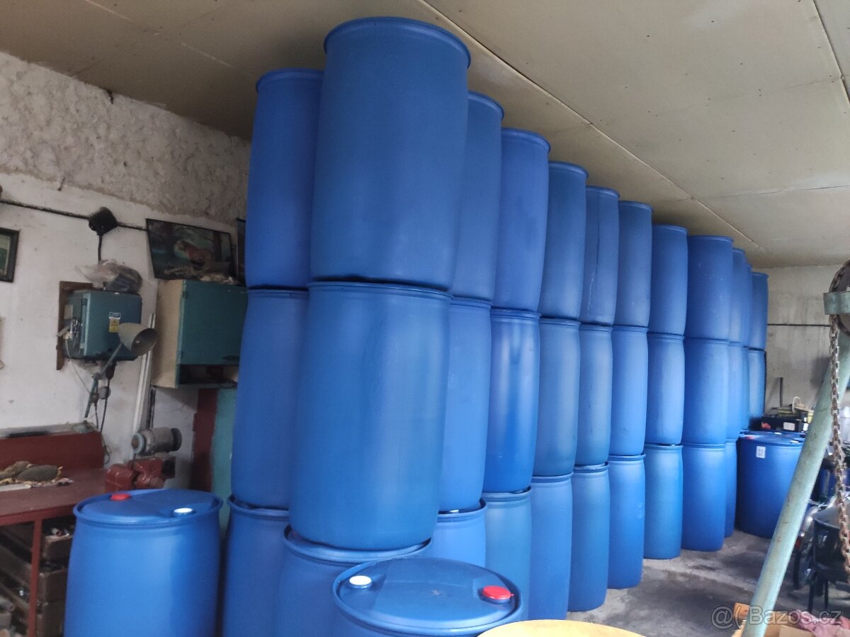 Prodám plastové sudy MAUSER obsah 220l možno vice kusu - 10