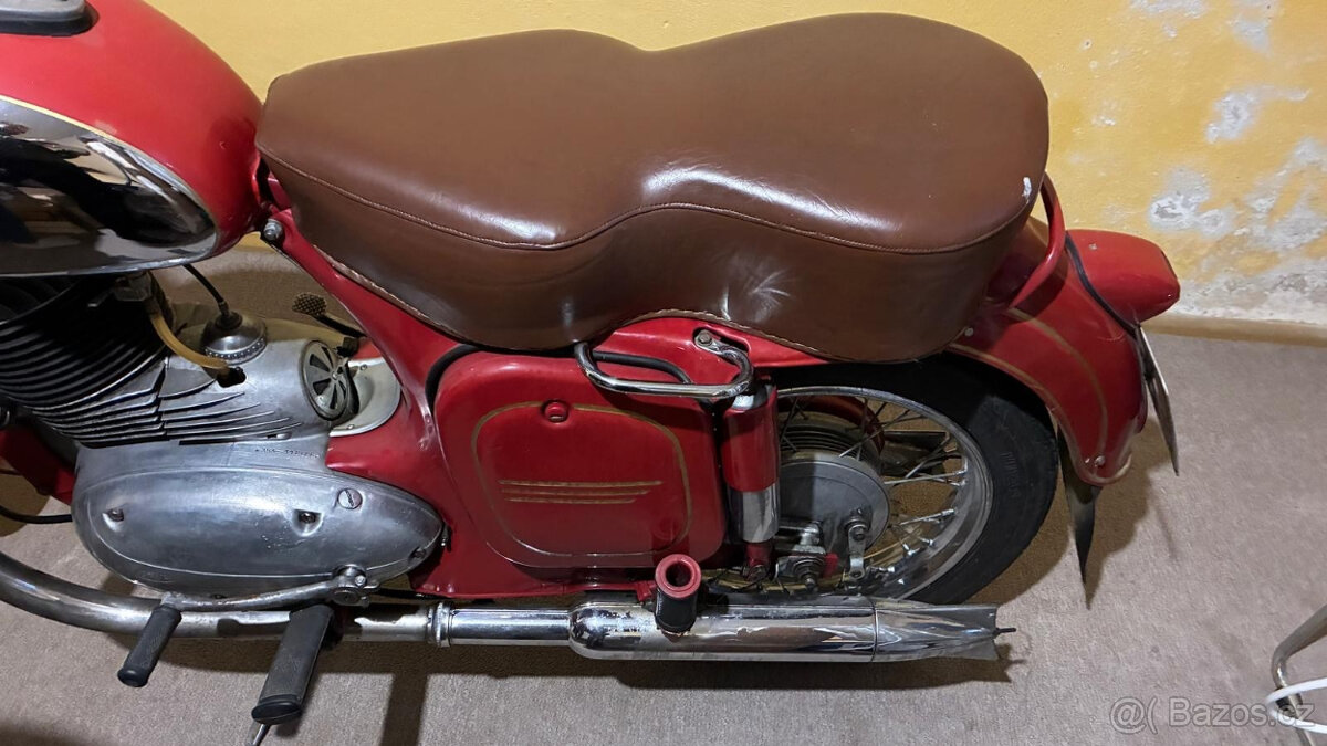 Jawa 250 - 10