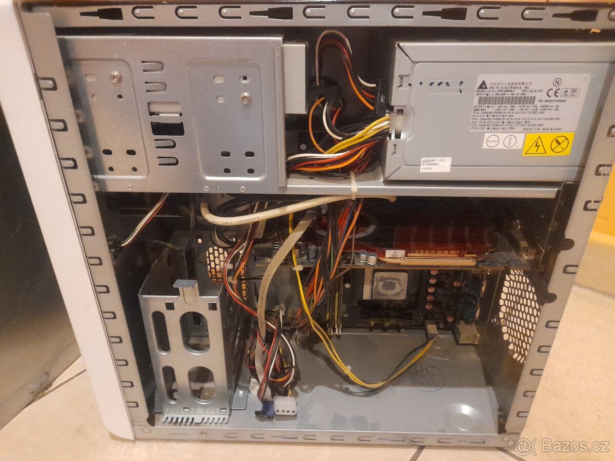 Počítač Fujitsu- Siemens - 10