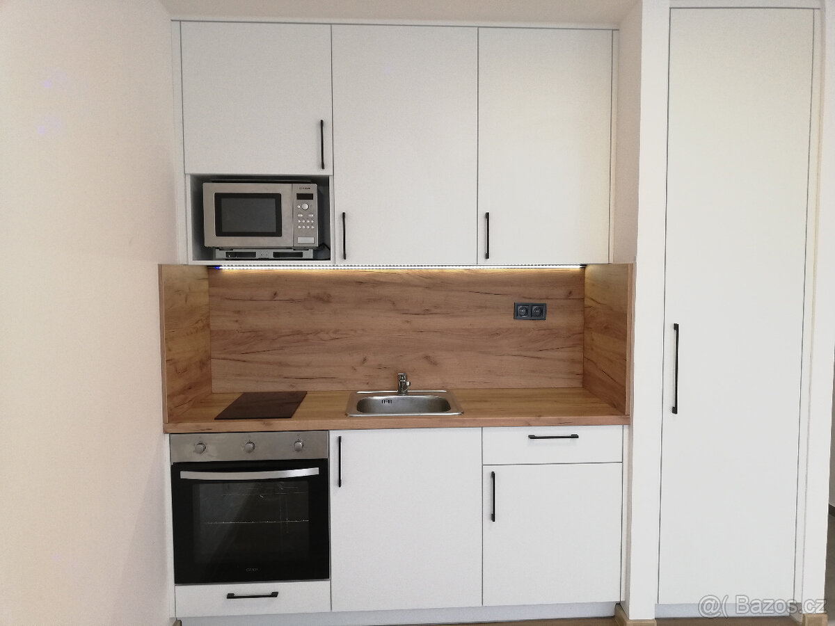 KAUCE JEN 10.000 KČ, 1+kk J.Brabce 21, Ostrava - 10