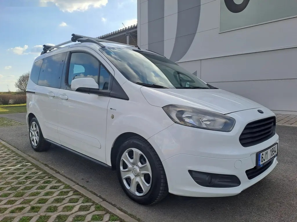 Ford Tourneo Courier - 10