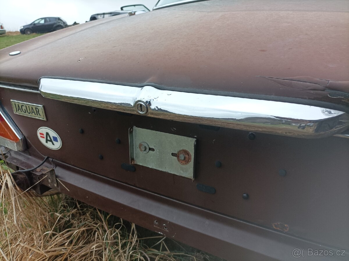 Chrom, exteriér a interiér Jaguar XJ6 - 10