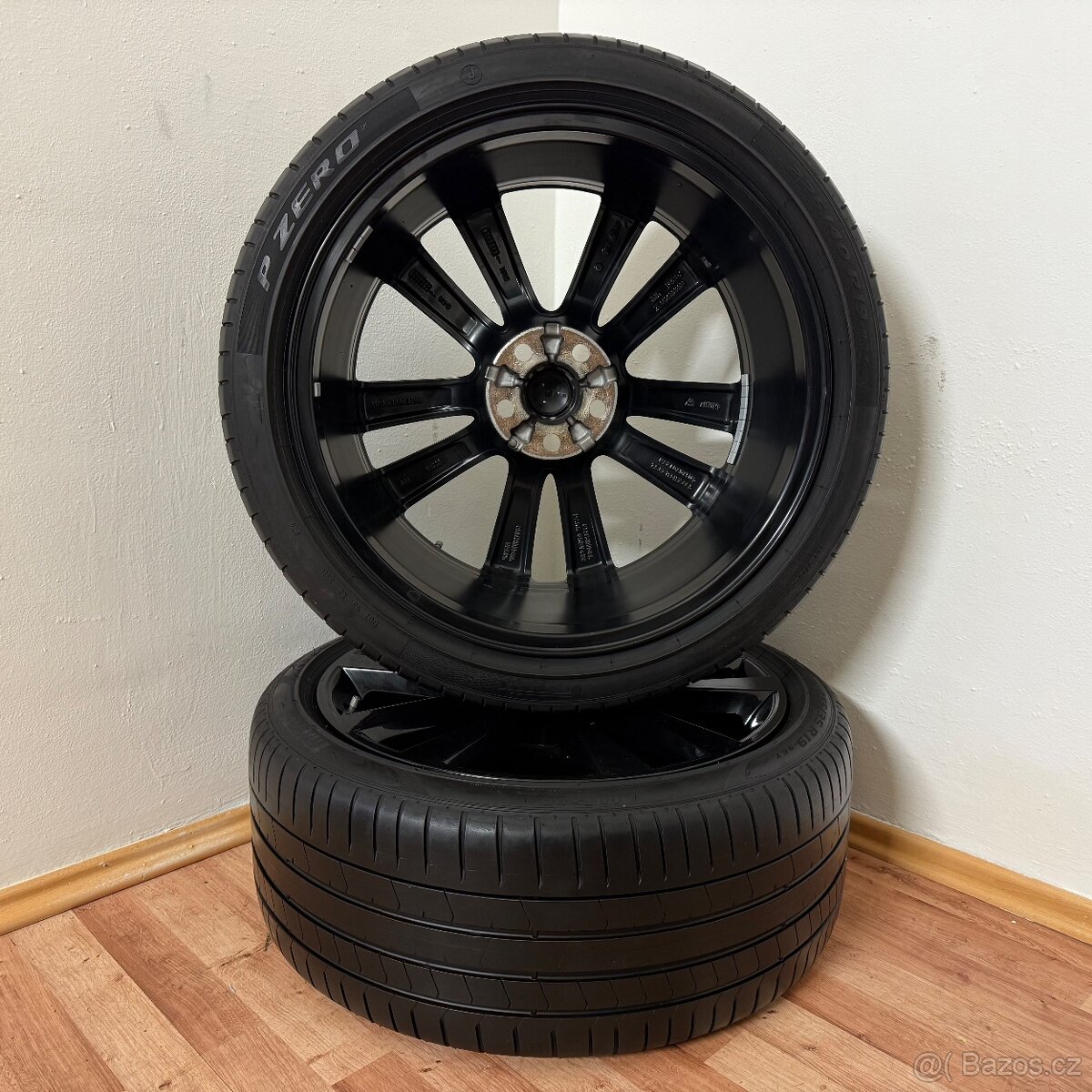 DVOUROZMĚRNÁ JAGUAR XE 5x108 R19+LETNÍ PNEU 6mm - 10