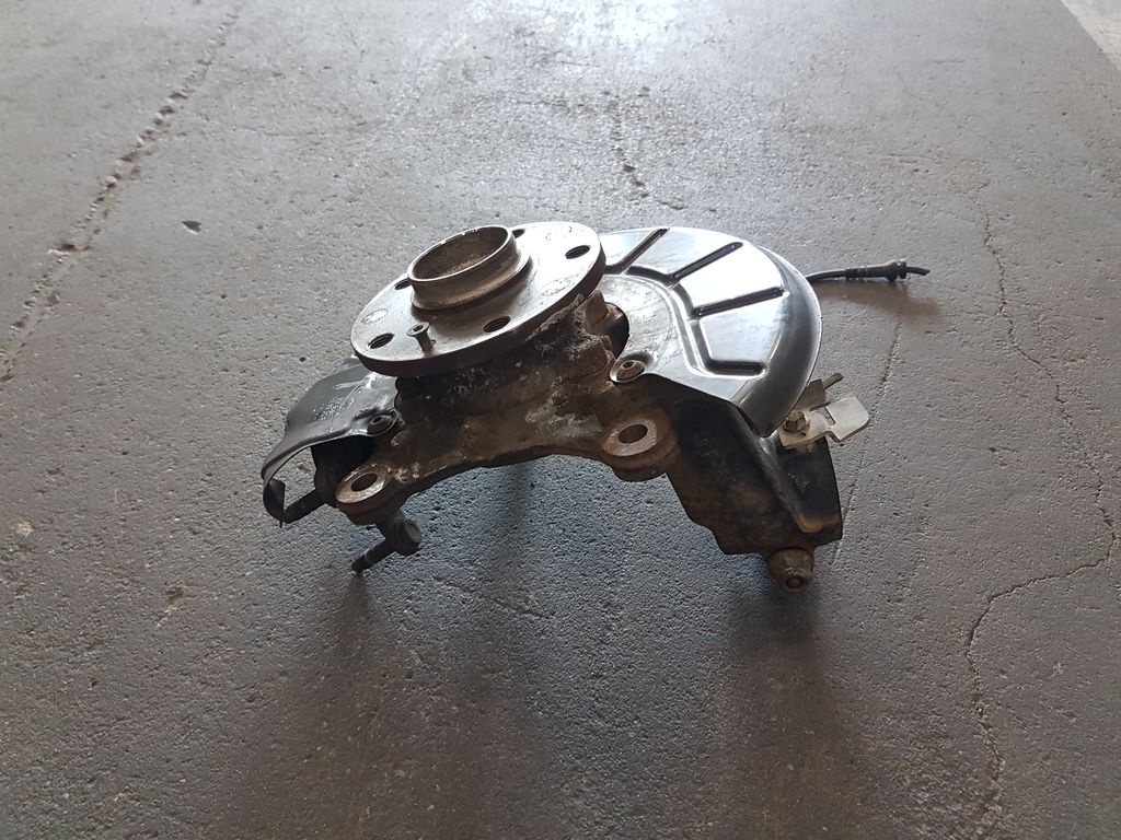 Pravá přední těhlice, velký typ Škoda Octavia II RS - 10