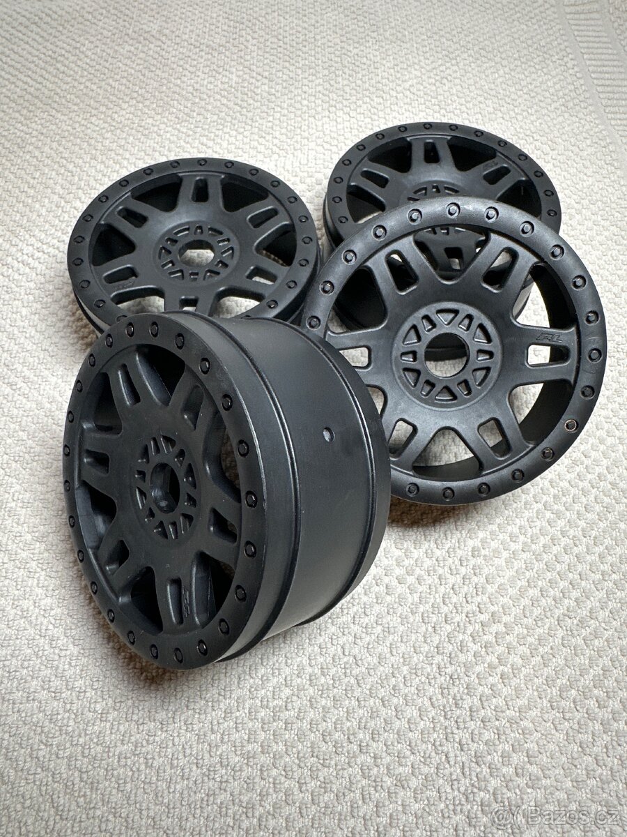 Gumy a disky na 1/8 buggy - 10