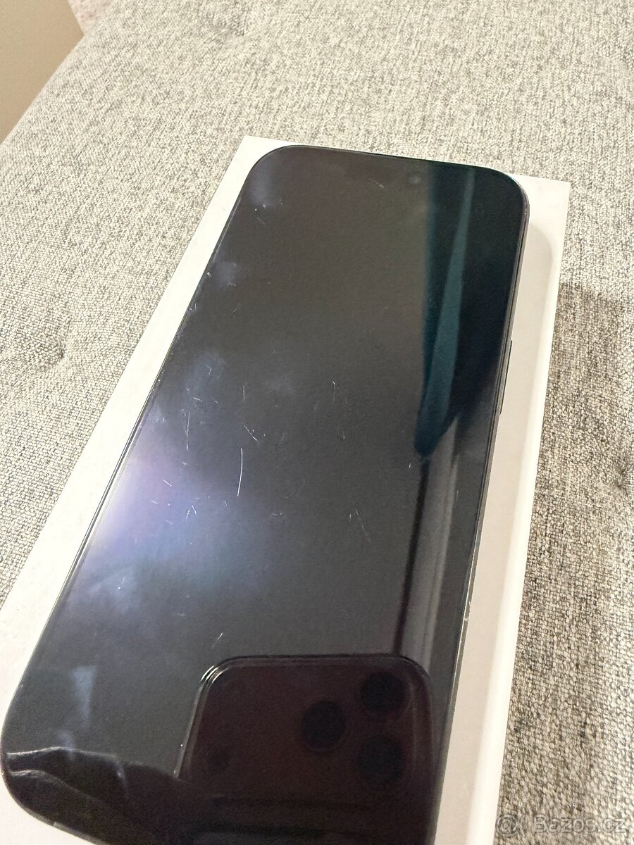 iPhone 16 Pro 128GB Černý, Baterie 94% - 10