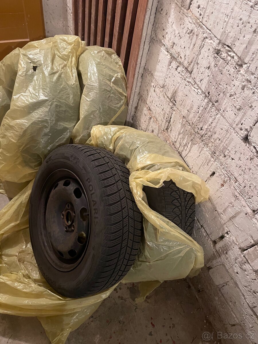 Zimní kola 4x 195/65 R15, plechy, jeté, použitelná (Golf 4) - 10