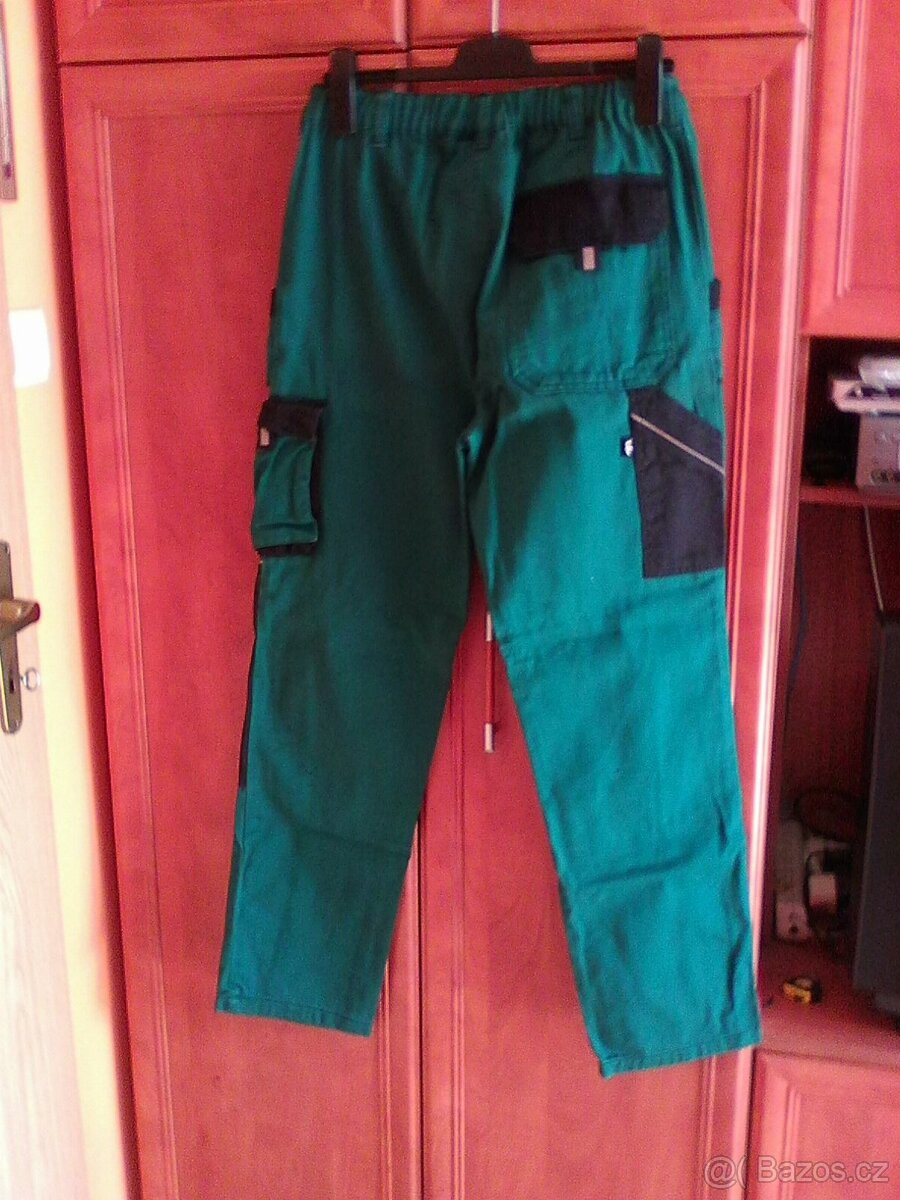 Pracovní oděvy, vel. 52, L, 40 a 44, nové - 10