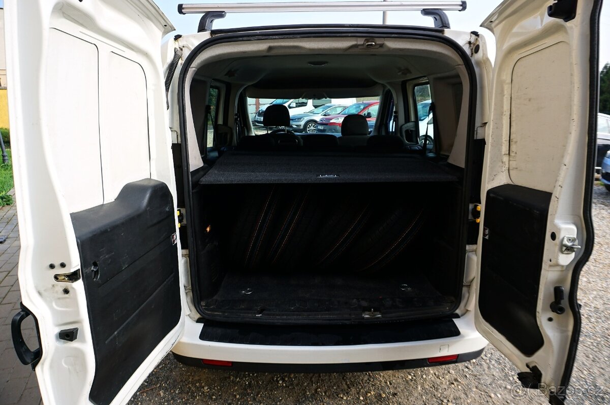 FIAT DOBLO 2017 1,4 SX 5 MÍST - 10