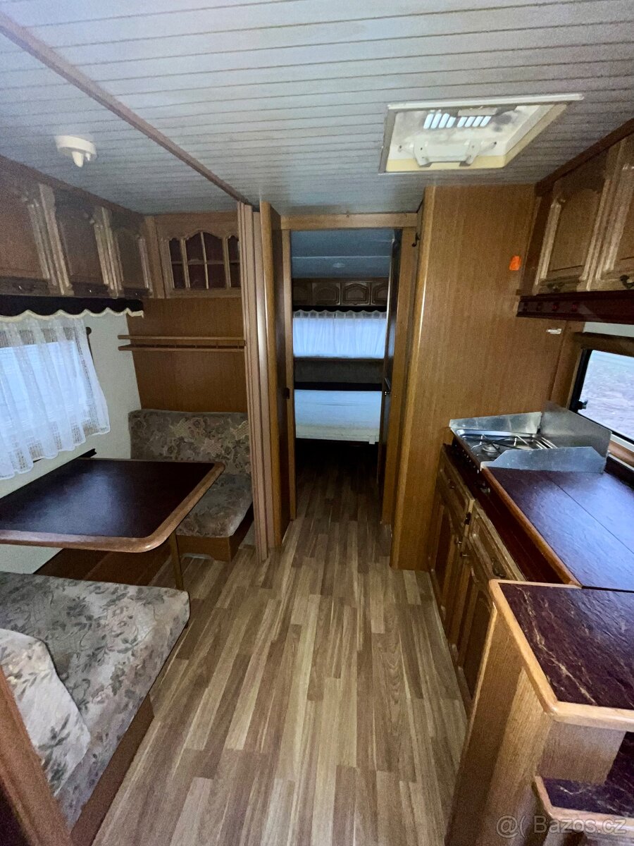 Karavan obytný přívěs hobby de luxe - 10