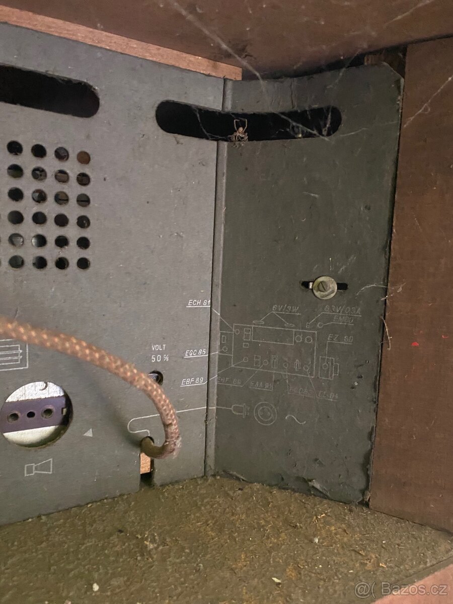 Starožitné rádio s gramofonem Tesla Copélia - 10