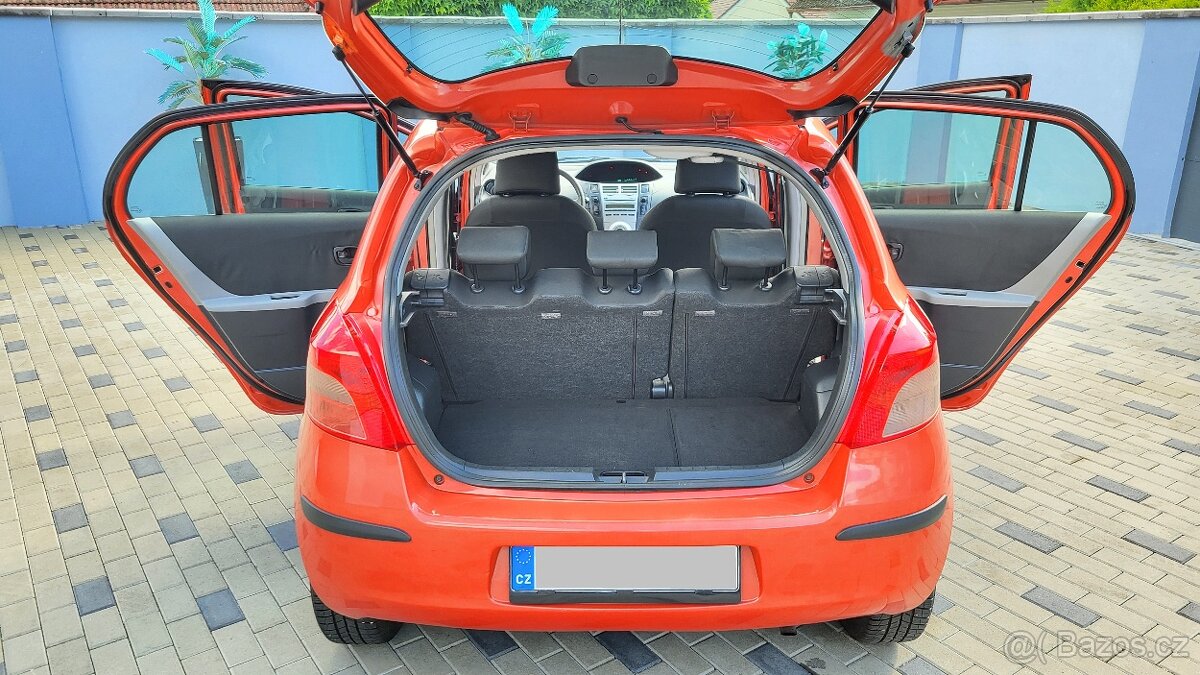 Toyota Yaris 1,0i - 51kw. HEZKÝ STAV - 1 MAJITEL. EURO 4 - 10