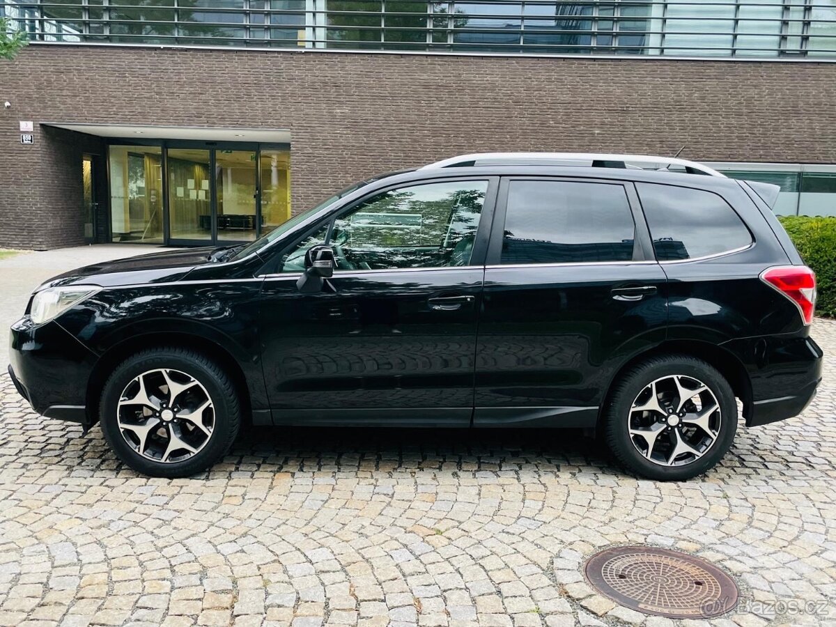 Subaru Forester 2.0i 4x4 AUTOMAT 1.MAJITEL TAŽNÉ SERVISKA - 10