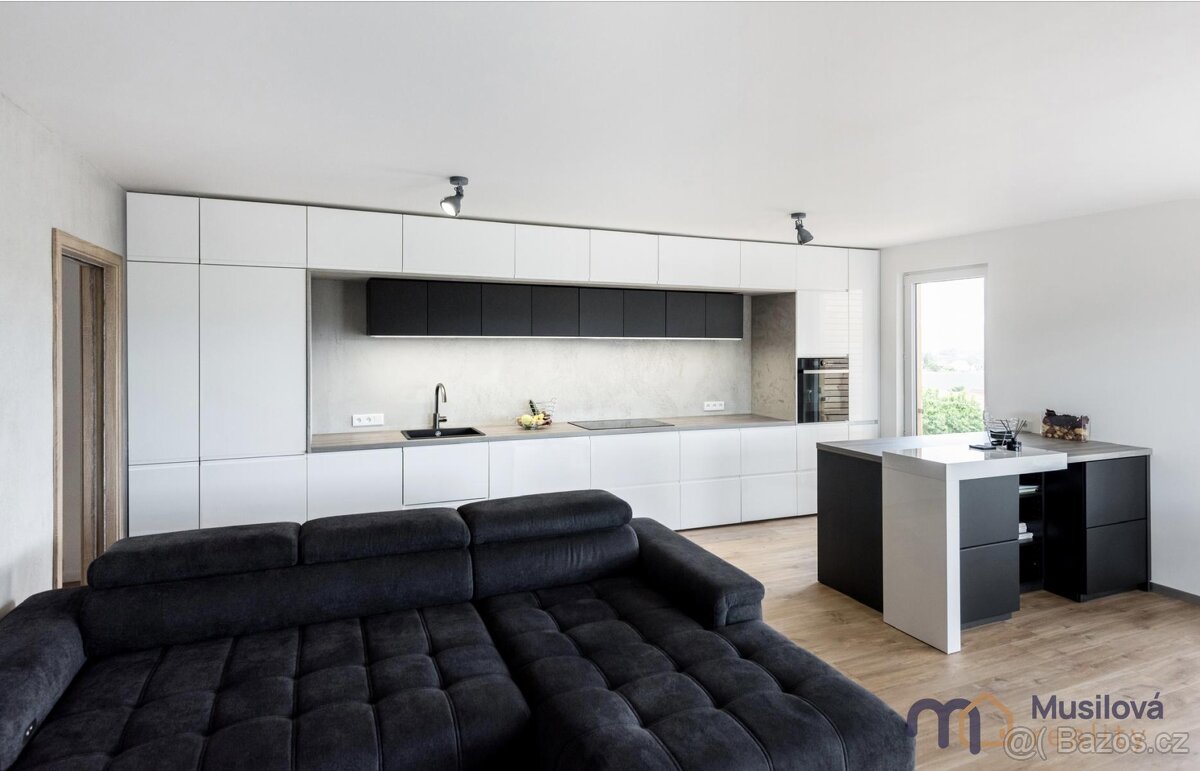 Prodej vily 175 m2, pozemek 460 m2 - 10