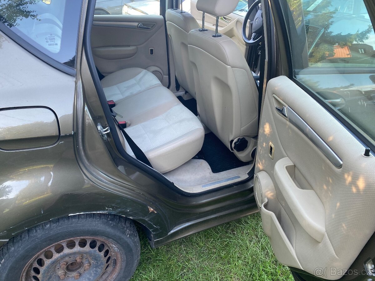 Mercedes benz W169. - 10