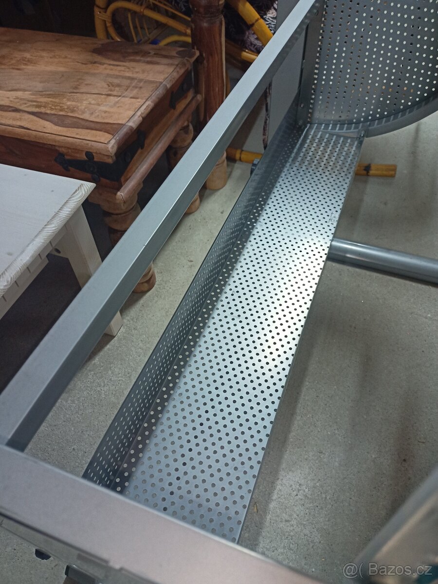 Prodám hezký psací polohovací stůl - 10