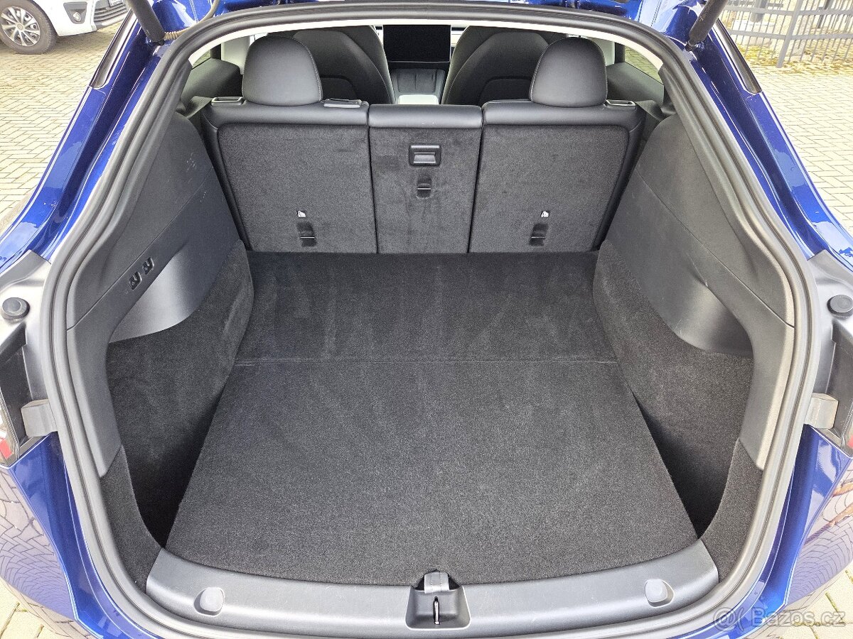 Tesla Model Y Long Range 378Kw 1.majitel - 10