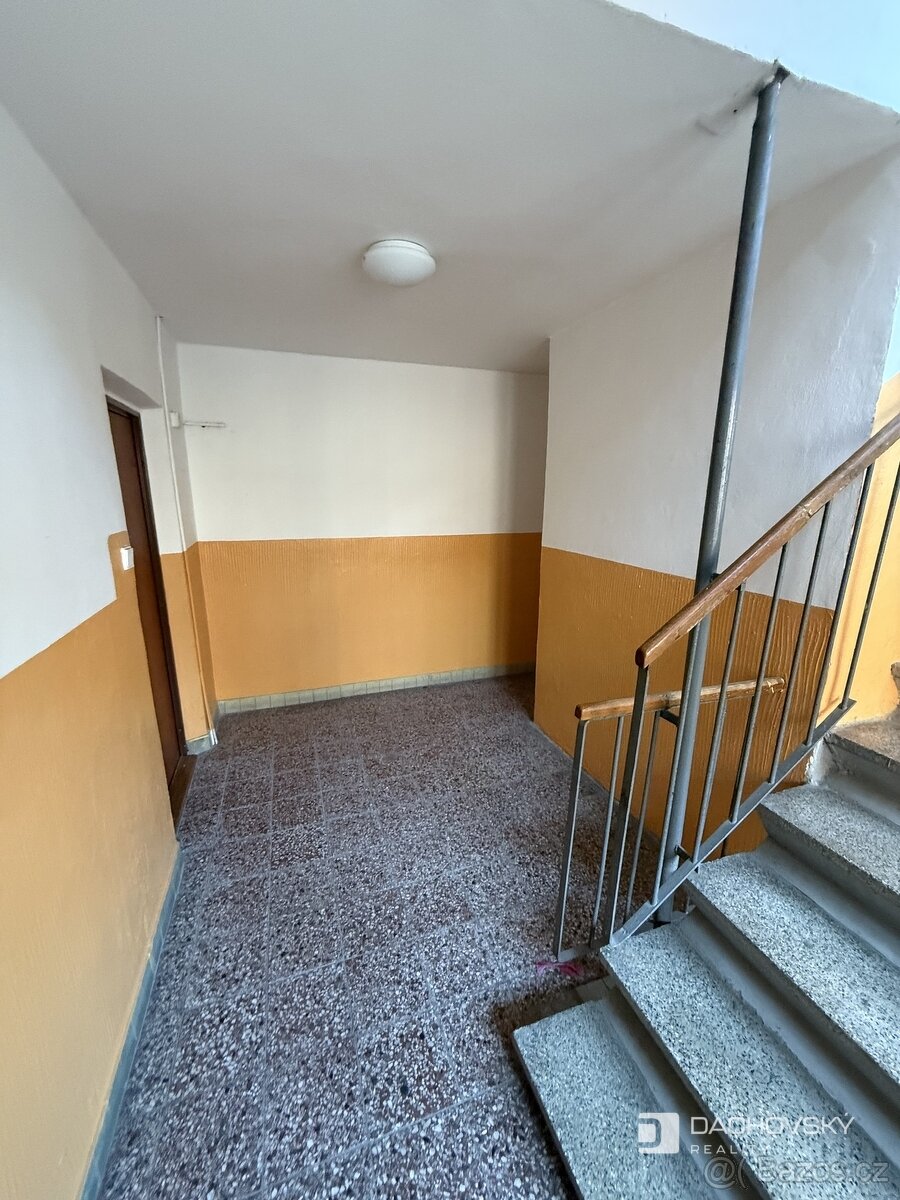 Pronájem bytu 1+1 35 m² - 10