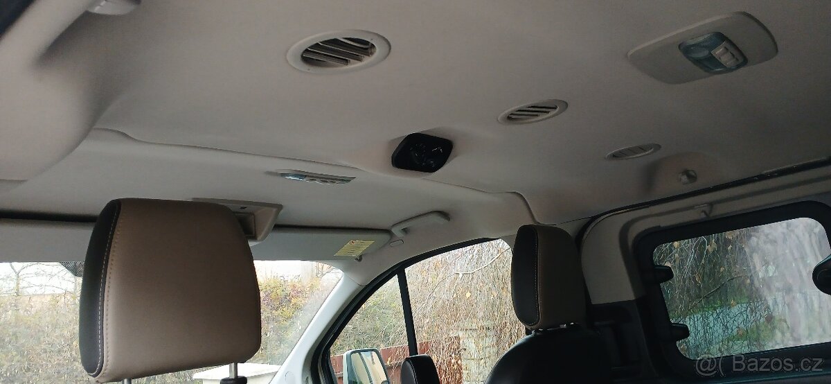 Ford Tourneo Custom 2,2 TDCi L1H1 114 kW Titanium - 10