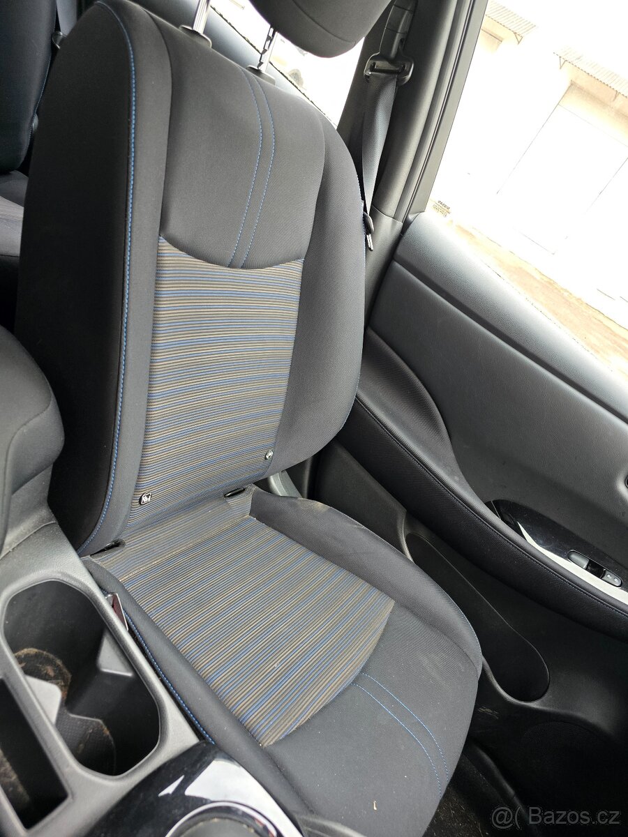 Nissan Leaf 2018 na náhradní díly / bílá barva - 10