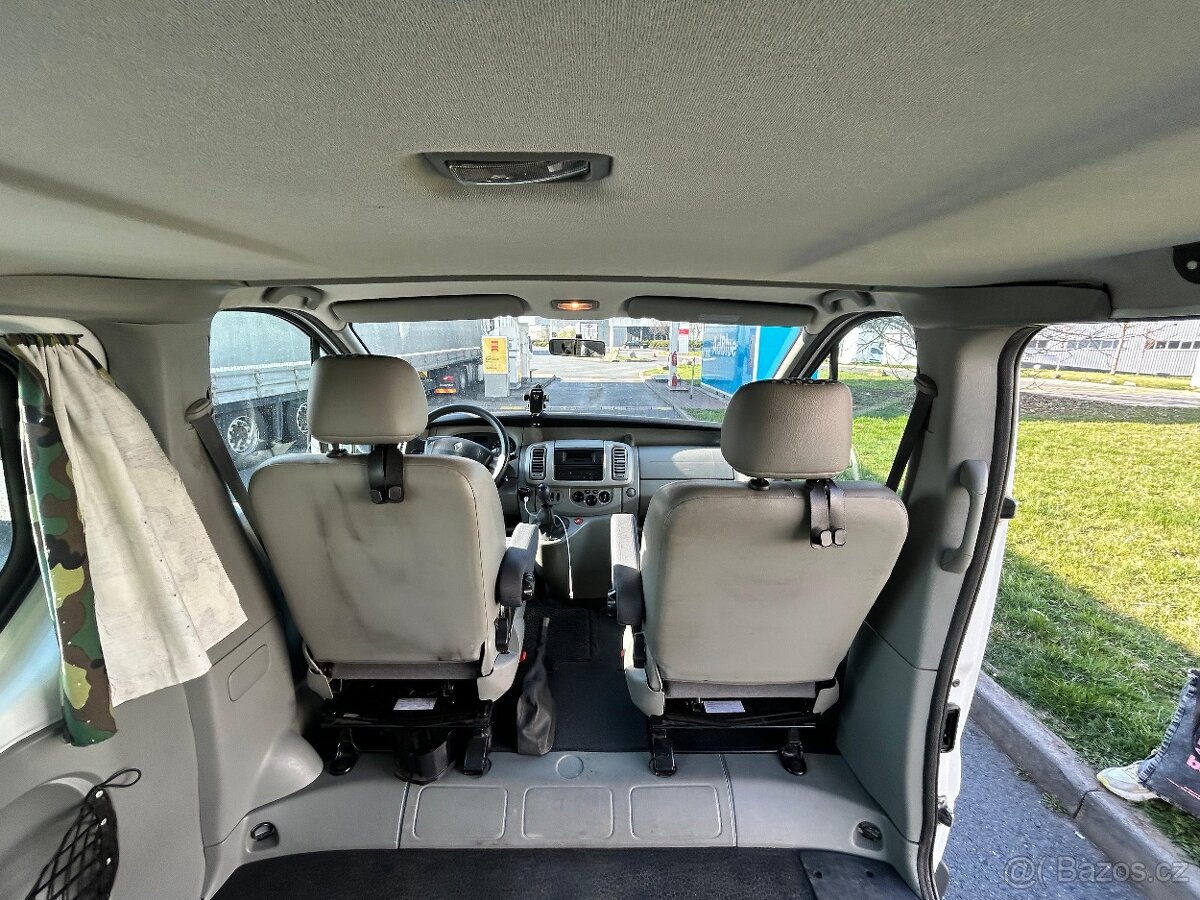 Renault trafic 2.0 dci long - 10