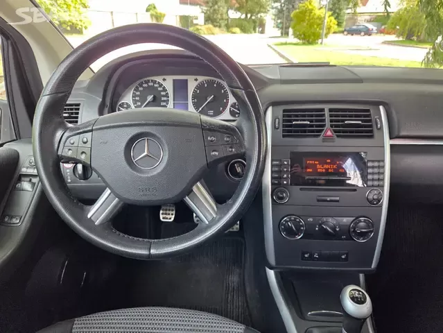 Mercedes B170,85kW,157 tis.km,klima,senzory,servis - 10