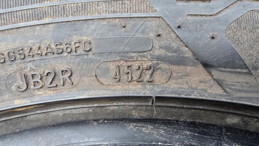 Letní pneu 245/45/18 Good Year - 10