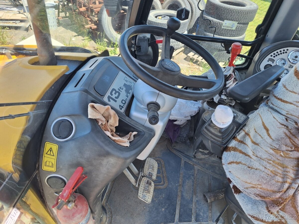JCB 4CX 4X4 - 10
