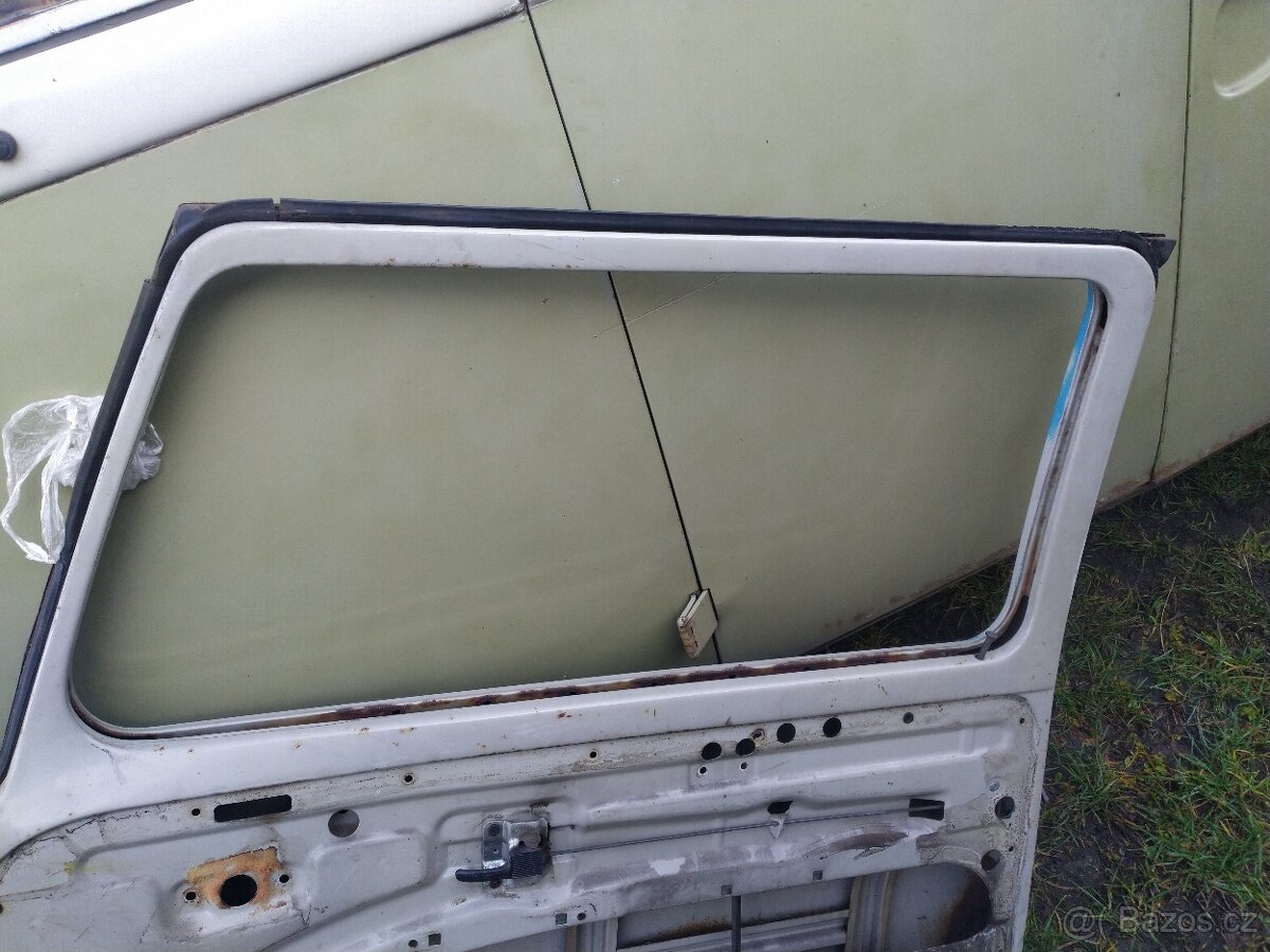 Prodám mnoho dveří i dobré na VW T2 - 10