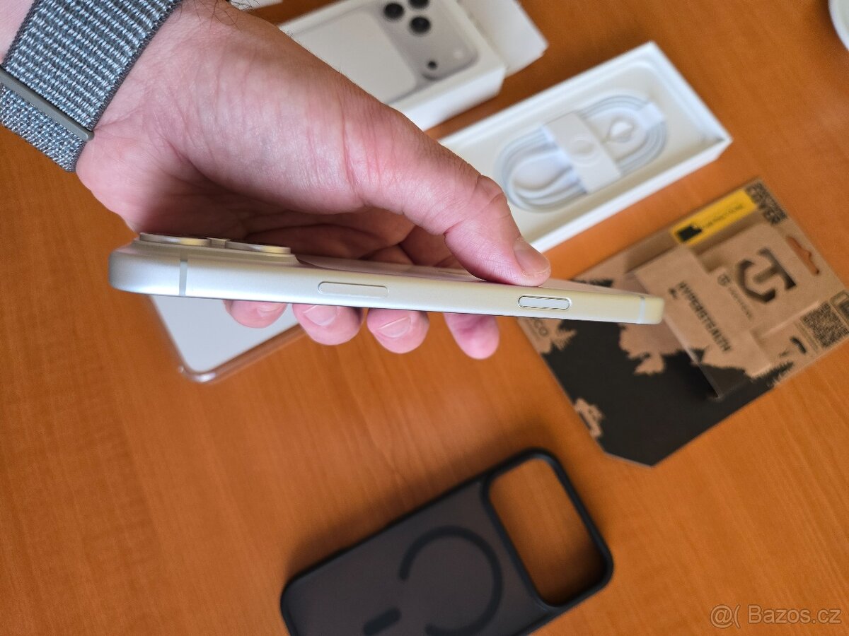 Prodám iPhone 17 Pro Max 256GB, záruka Datart - 10