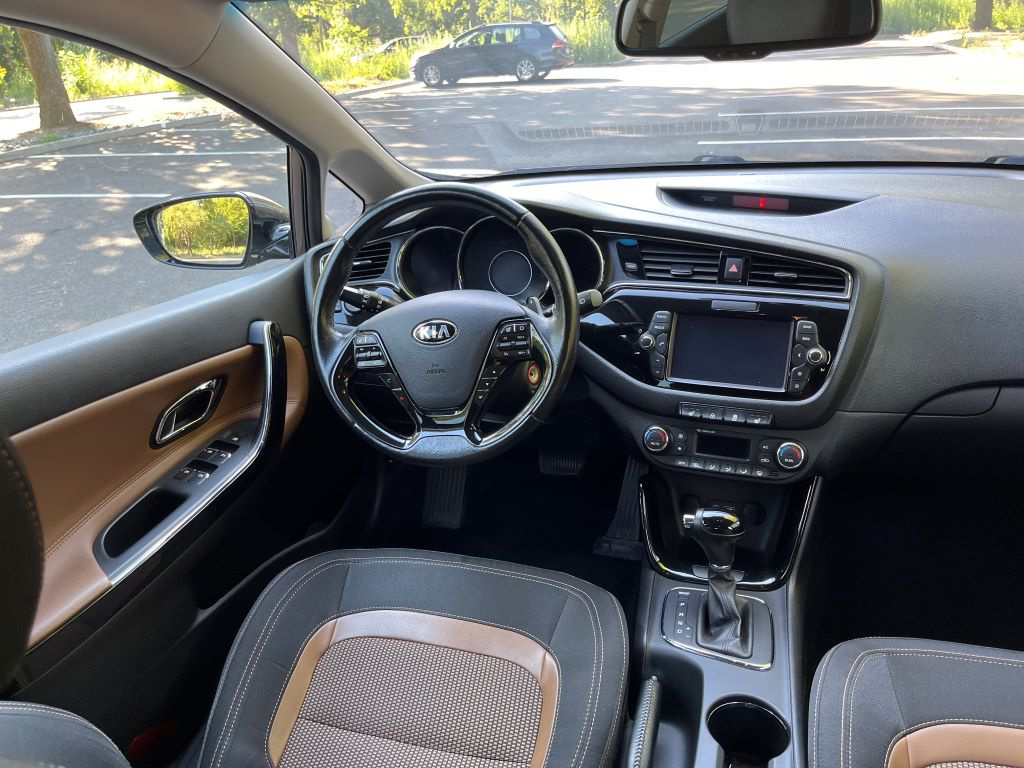 Kia Ceed SW 1.6 CRDi automat - 10