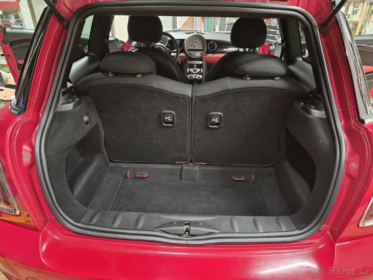 Mini Cooper JCW 1,6 155KW plná výbava - 10